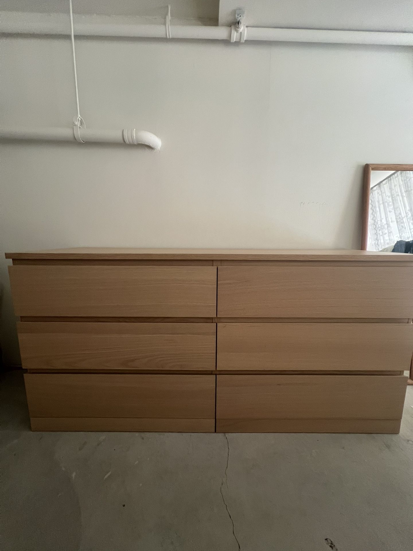 Horizontal Dresser