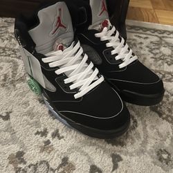 Brand new Jordan 5 Metallic size 10 with box(old and damaged)