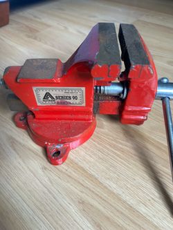 Alltrade 3 1/2” swivel base bench vice