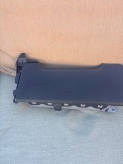 BOLSA DE LA RODILLA DRIVER SIDE 2020 TOYOTA PRIUS OEM