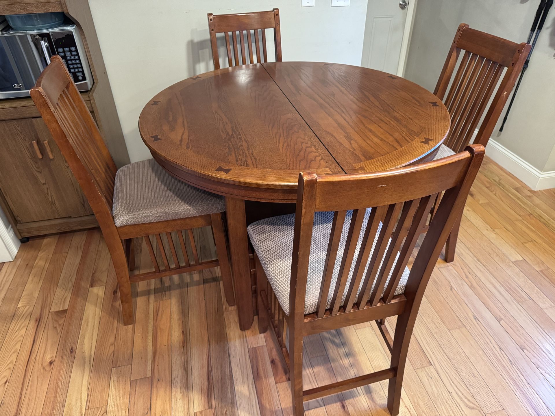 Expandable Dinning Room Table And Chairs