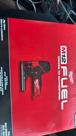 Milwaukee m12 fuel jig saw fits all m12 batteries