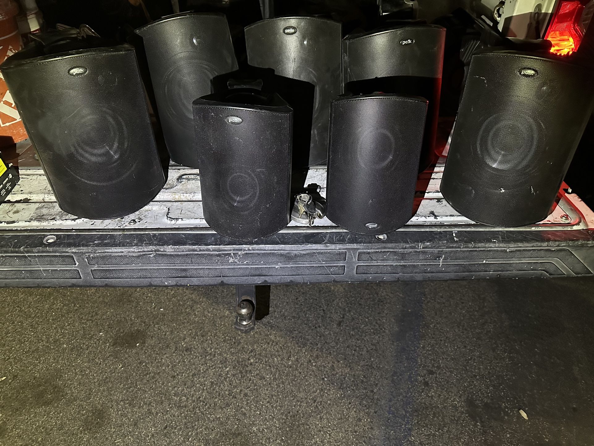 Polk Atrium 8SDI Speakers (with Wall Mounts)