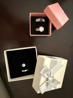 Engagement/ Marriage rings Size 7