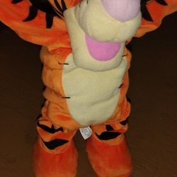 2 Tiggers That Move And Dance Like New