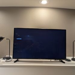 Samsung 43" UHD Crystal 4k TV - Like New