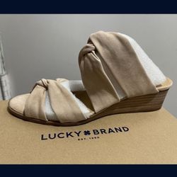 Women Brand Small Heel Wedges New