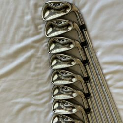 Taylormade r7 Iron Set (A,P-4) 8pcs Right Hand Stiff Flex 