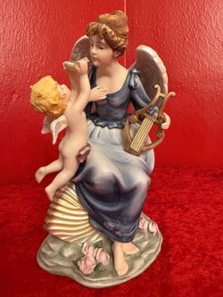 GRANDEUR NOEL COLLECTORS EDDITION PORCELAIN ANGEL FIGURINE