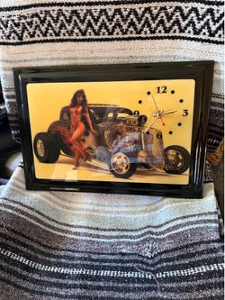 MENS COLLECTOR AUTOMOBILE CLOCK
