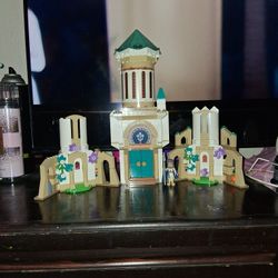 Selling This Big Lego Piece The Box Is Included 