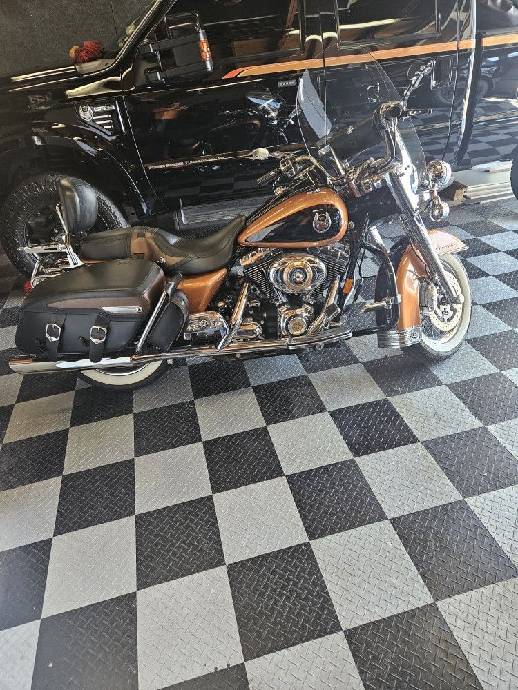 2008 Harley Davidson 105th Roadking 