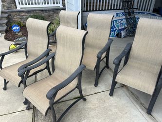 5 Patio lounge chairs