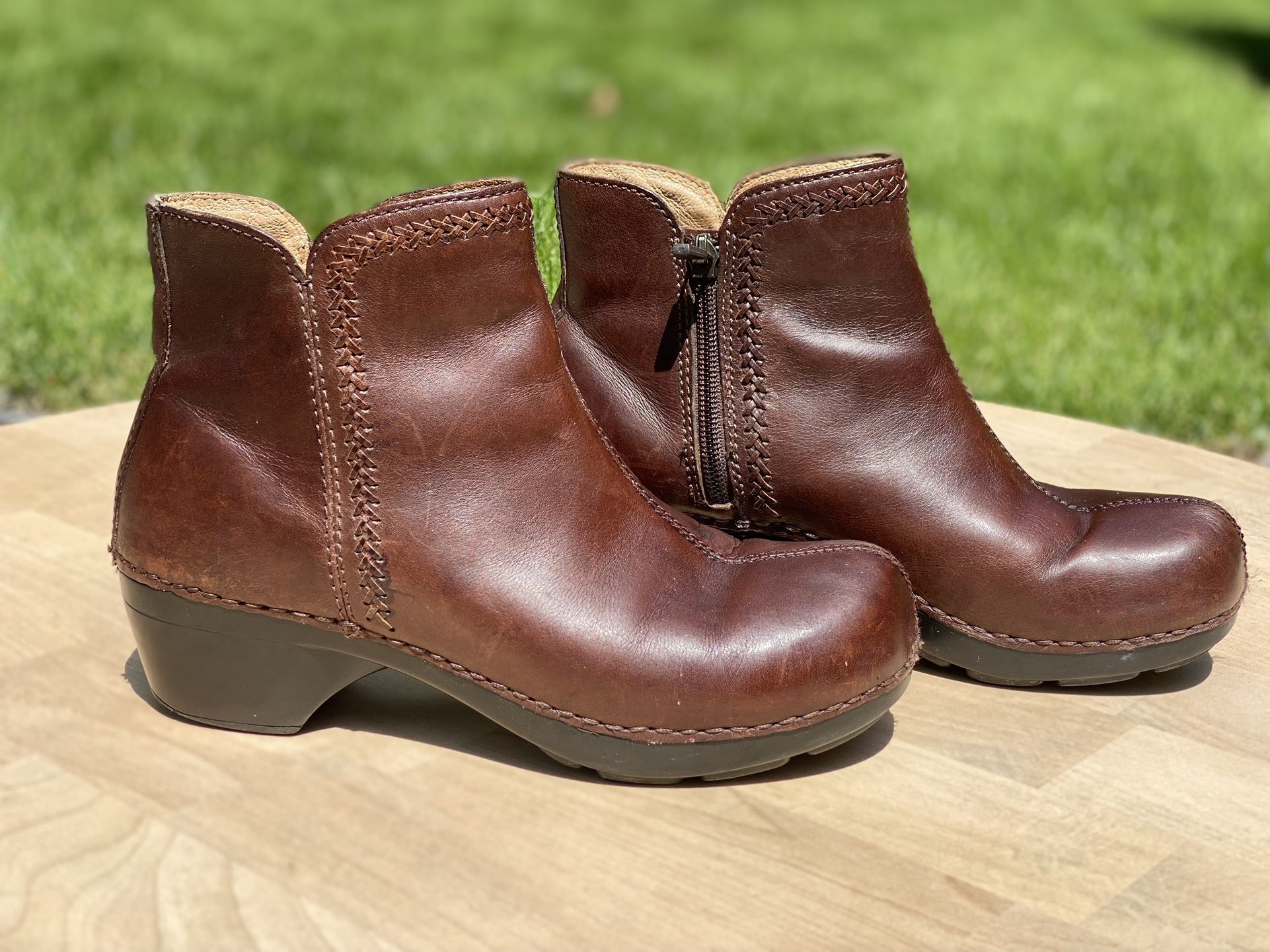 Dansko Scout Brown Leather Clog Boots Women’s Size 8 (38)