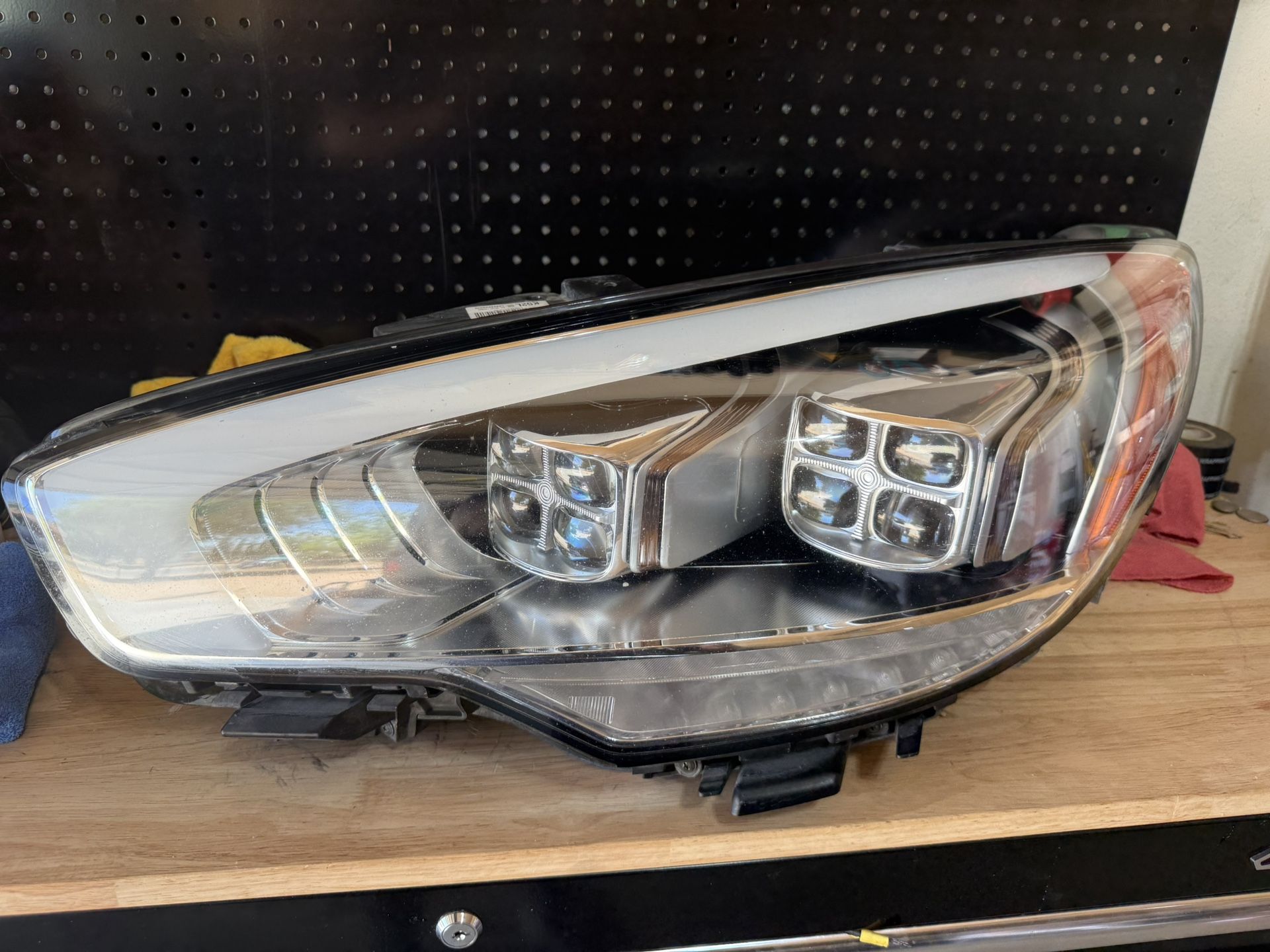 Kia K900 Headlights