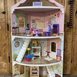 Doll House 