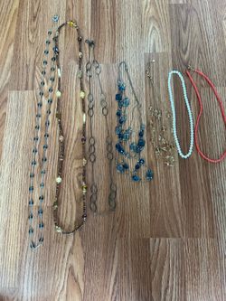 Costume Jewelry Necklaces. 3 Long - 22, 19, An 16 Inches.  2 Adjustable And 2 Are 8 Inches Long  In Excellent Condition