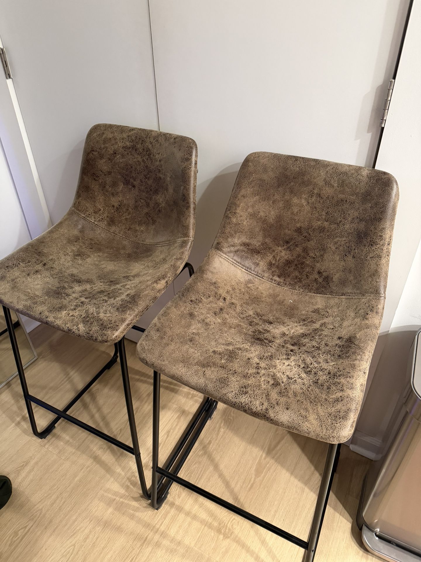 Set Of 2 Brown Leather Bar Stools (29”)