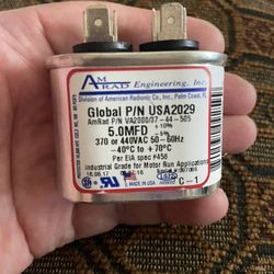 AC Blower Capacitor 5 uF MFD 370 / 440 