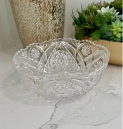 Dinnerware Crystal Serving Bowl. 8.5” D x 3.5” H. 3.5 lbs