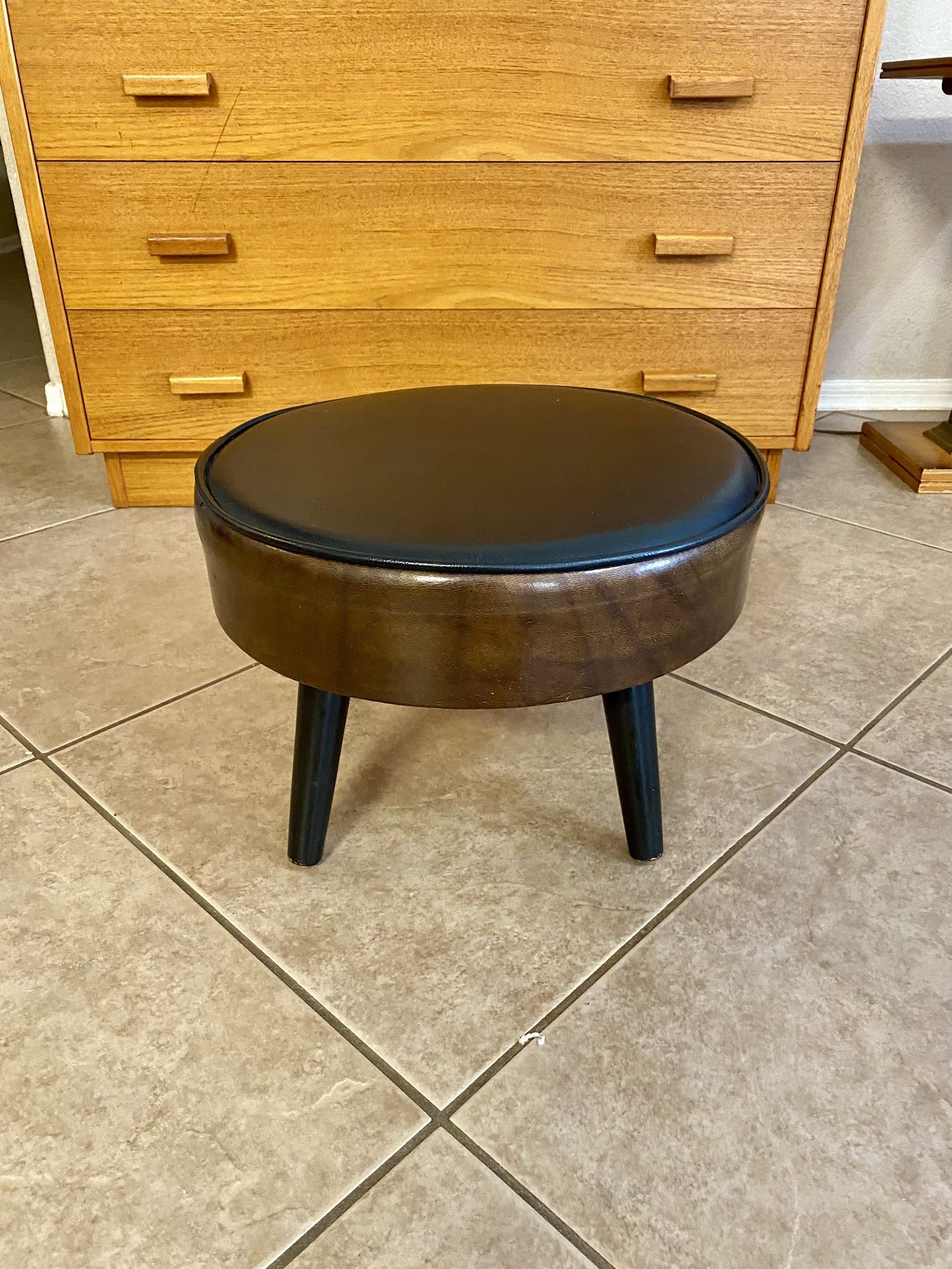MID CENTURY MODERN ROUND FOOT STOOL OTTOMAN