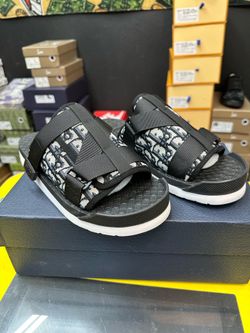 CD sandals