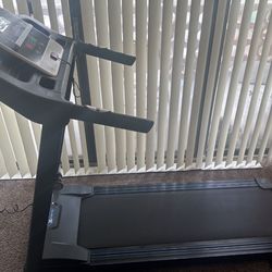 XTERRA Fitness Premium Folding Smart Treadmill for Sale in Fort Lauderdale FL OfferUp
