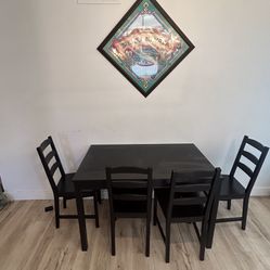 table with 4 chairs