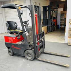 Electric Forklift 