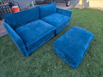 Loveseat w/ ottoman
