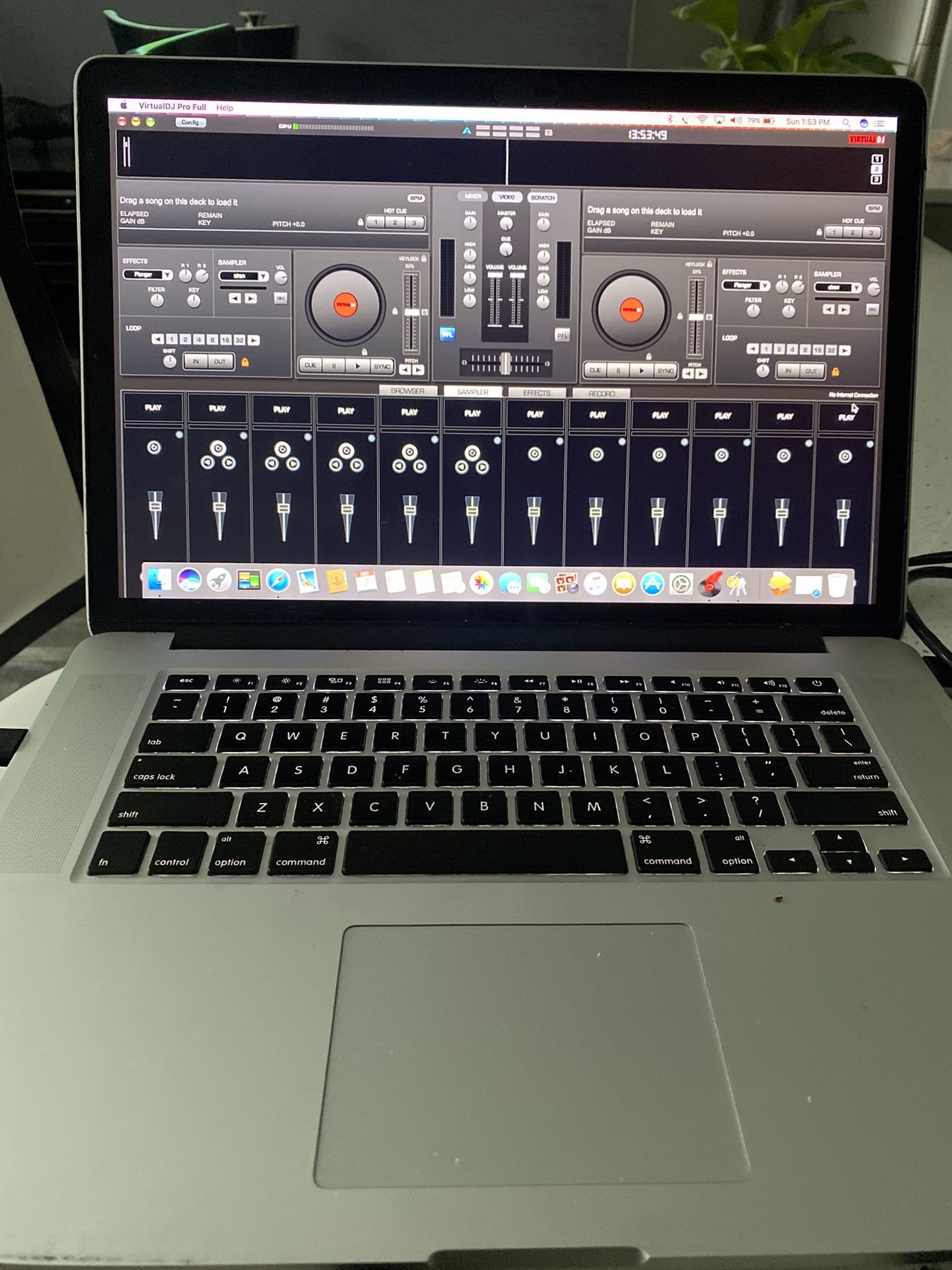Mac DJ Special 15” i7 2012 2.3 8gb 128 Ssd Virtual DJ Pro