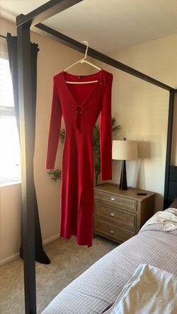 Red Large body con dress with slit from Windsor