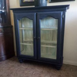 Cabinet /Curio