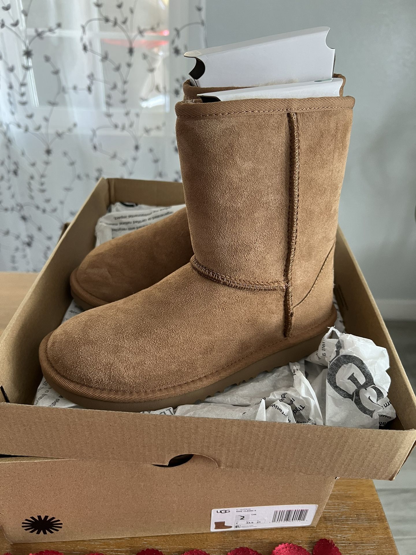 Ugg Boots Size 2 (Brand New Have Not Been Used At All)
