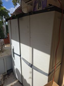Rubbermaid storages