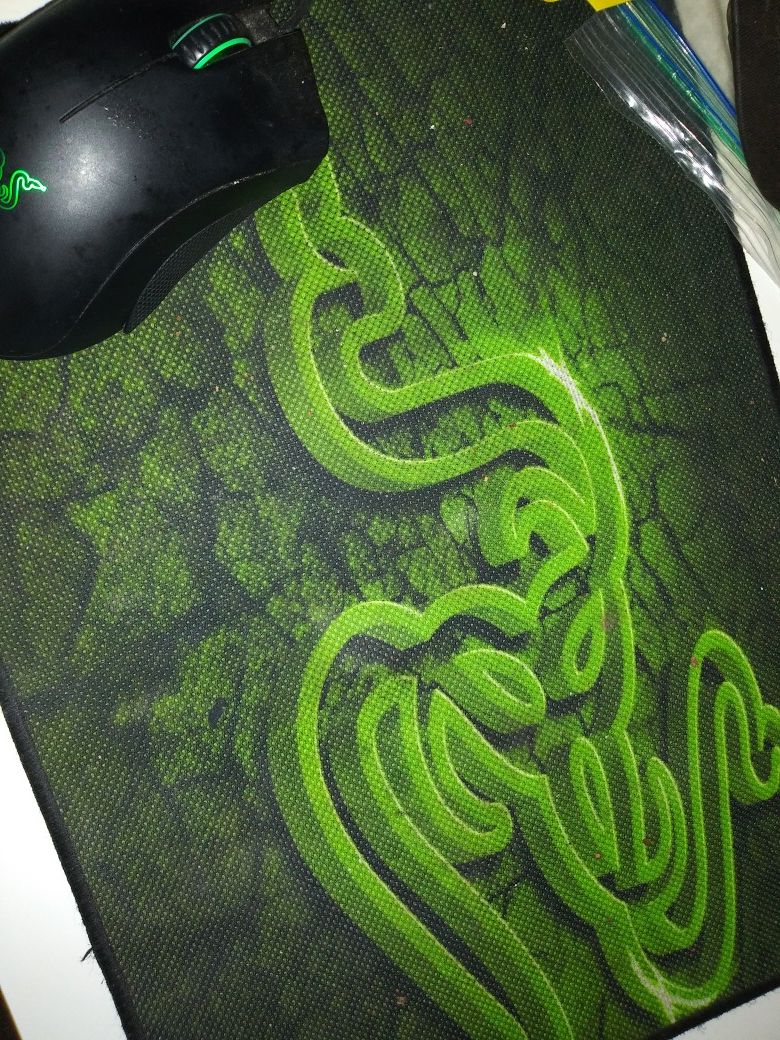 Razer keyboard mousepad and mouse