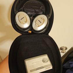 BOSE QC15 NOISE Cancelling Headphones