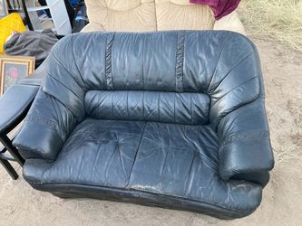 Comfortable Black Couch – Must Go Today! ($100 Firm)