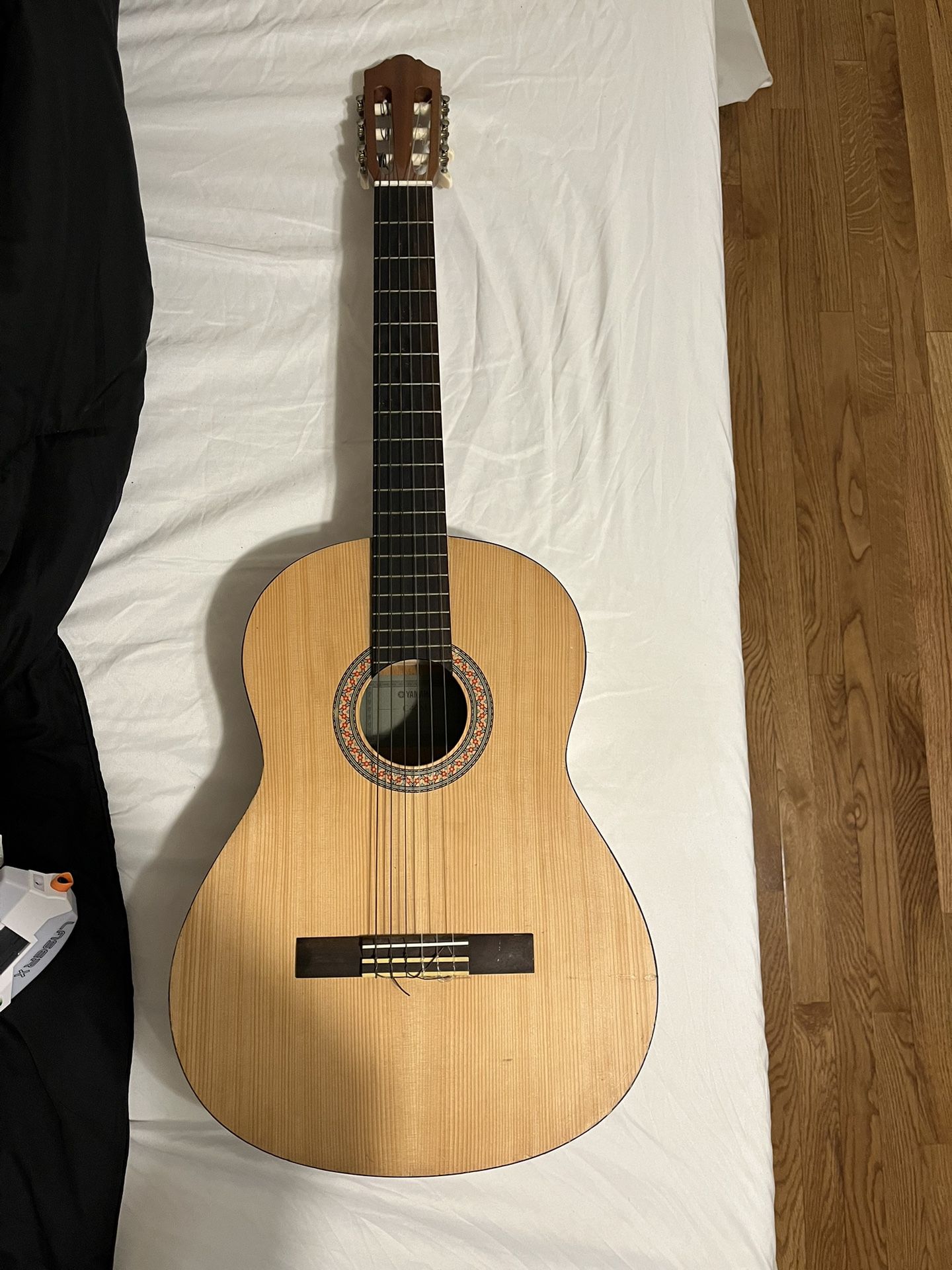 Yamaha C40M Classical Guitar (READ DESCRIPTION)