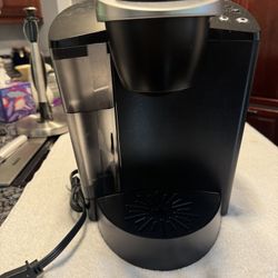 Lightly Used Keurig Coffee Maker 