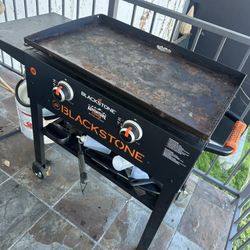 Blackstone grill with Cover 