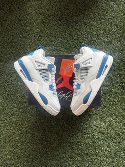 Jordan 4 “Military Blue”