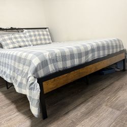 QUEEN SIZE BEDFRAME