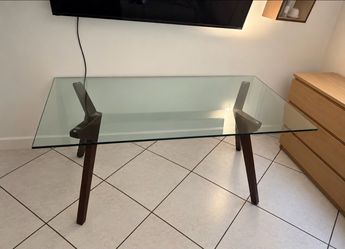 Free desk pick up today