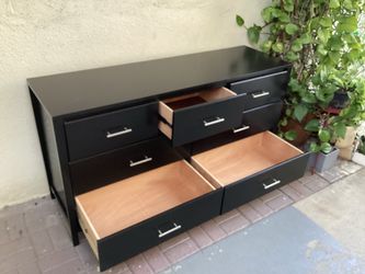 7 DRAWERS DRESSER