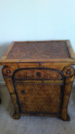 Pier 1 Storage Chest/Stand