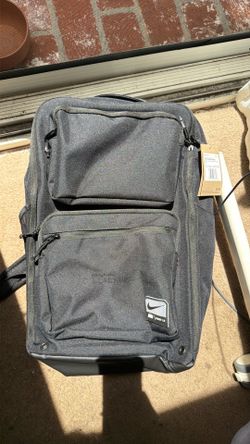Nike 27L backpack