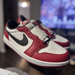 Jordan 1 Low Chicago 