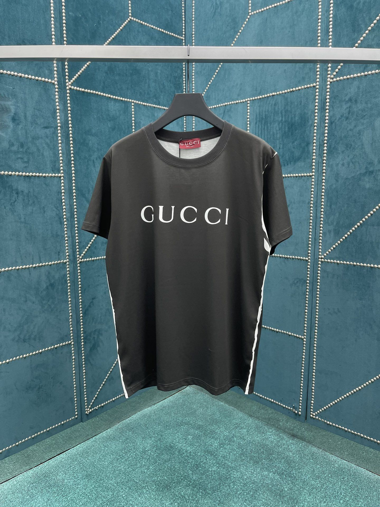 Gucci Logo Frint Short Sleeve Mens Mediun Black