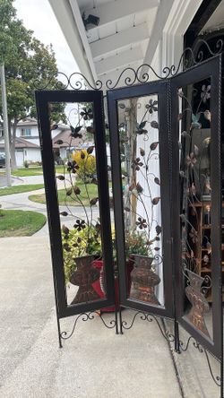 3 panel screen